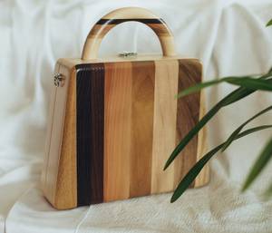 Elegante Bolso de Noche de Madera Ecológico Hecho a Mano, Cartera de Lujo Tipo Clutch, Accesorio de Moda para Bodas y Fiestas - Product Image 1
