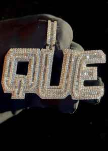 Colgante de Lujo Personalizado de Plata de Ley 925 con Moissanita, Diseño de Letra Helada Bicolor Estilo Hip Hop, con Número, Nombre, Inicial o Logotipo - Product Image 4