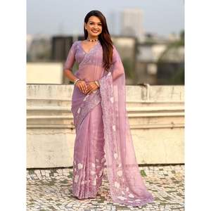 Sari en soie pure Chanda Kora Elite Weaves avec broderies florales, motifs Buttis et bordure ajourée pour mariages féminins - Product Image 6