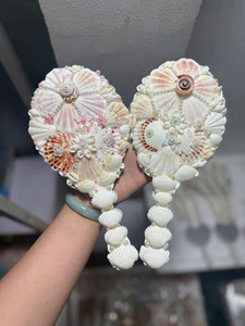 กระจกมือถือเปลือกหอยเวียดนาม งานฝีมือเปลือกหอยธรรมชาติพร้อมกระจกแก้ว สำหรับแต่งหน้า ชุดของขวัญแต่งหน้า ของตกแต่งงานแต่งงาน และร้านค้าปลีก - Product Image 1