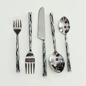 Modern <b>Gold</b> & Stainless Steel Cutlery Set with Royal Design Handle High Quality Customized Logo for Back to School - Product Image 5