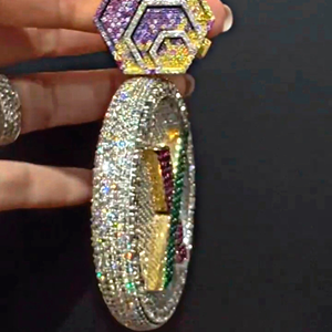 Pendentif hexagonal serti de cristaux, plaqué or, style hip-hop, bijou unisexe, cadeau - Product Image 1