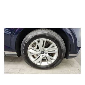 Genesis GV70 2.5T 2024, Gasolina, 2WD, con Caja de Cambios Automática, Asientos de Cuero, Cámara Trasera, 3,818 km, con Volante a la Izquierda - Product Image 5