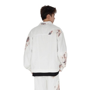 แจ็กเก็ตผ้ายีนส์ผ้าลูกไม้ติดเปลวไฟสไตล์ญี่ปุ่นย้อนยุคสำหรับผู้ชายเทรนด์แจ็คเก็ตยีนส์สีขาวแนวสตรีทสินค้าใหม่2025 - Product Image 3