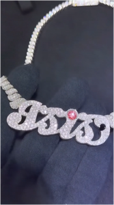 Collar con colgante de moissanita personalizado, colgante de moissanita con letra VVS, con cadena con incrustaciones de diamantes para unisex - Product Image 3