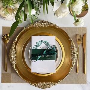 Plato decorativo de latón de calidad premium, ideal para arreglos de mesa en restaurantes de alta gastronomía y cenas de lujo. - Product Image 2