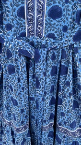 Vestido Maxi de Algodón con Estampado Floral Azul para Mujer, Estampado a Mano, Cuello en V, con Cinturón, Estilo Boho, para Vacaciones - Product Image 4