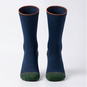 Chaussettes ras du cou tricotées respirantes bleu marine uni avec bout vert et bordure orange, style décontracté quotidien pour adulte - Product Image 1