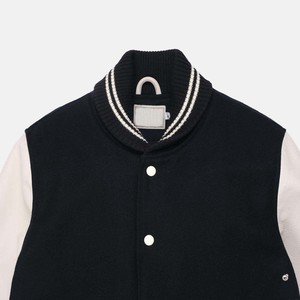 Veste universitaire personnalisée avec manches crème, style preppy, mélange laine et polyester, boutonnage frontal, col montant, coupe classique - Product Image 5