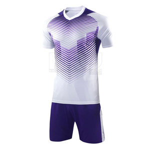 Uniforme de Fútbol Corto Personalizable, Disponible en Pedidos al por Mayor, Varios Tamaños, Colores y Estilos, Transpirable, Absorbe la Humedad, para Jugadores de Equipos - Product Image 3