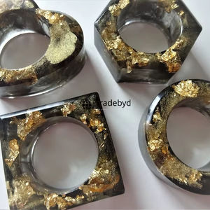 Anneaux de serviette de mariage en résine faits à la main de qualité supérieure, classiques, durables, écologiques, par Tradebyd - Product Image 1