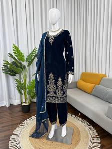 Conjunto Tradicional de Salwar Kameez de Terciopelo Azul, Kurta Bordada, Palazzo y Dupatta, Ropa Étnica para Mujer para Bodas, Graduaciones y Fiestas - Product Image 3