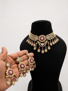 Collar choker Polki de calidad premium con aretes y Maang Tikka, conjunto de joyería nupcial de lujo, conjunto de collar llamativo para fiestas. - Product Image 1