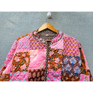 Veste en coton matelassée patchwork faite à la main, réversible, avec poches plaquées, style bohème décontracté pour femme, idéale pour l'automne et l'hiver, cadeau pour elle - Product Image 3