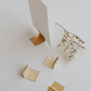 Porte-cartes de visite de luxe en laiton pour bureau – Support élégant en métal pour cartes de visite, idéal pour la décoration d'entreprise - Product Image 1