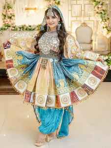 Vestido Afgano Vintage Abierto para Mujer con Pantalón, Decoración de Monedas y Hermosos Lazos Tradicionales en Color Azul - Product Image 3