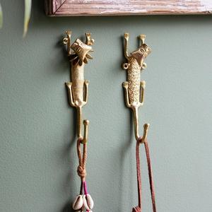 ตะขอแขวนโลหะแบบคู่ ดีไซน์สวย ทนทาน ป้องกันสนิม สำหรับแขวนเสื้อโค้ท กระเป๋า ผ้าเช็ดตัว - Product Image 3