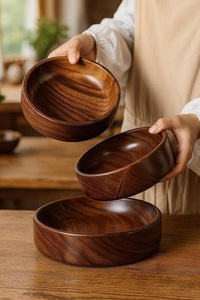 Bol de service en bois de mangue poli fait main de qualité supérieure Unicorn Handicrafts, léger, durable, non toxique, pour les fêtes et la cuisine - Product Image 3