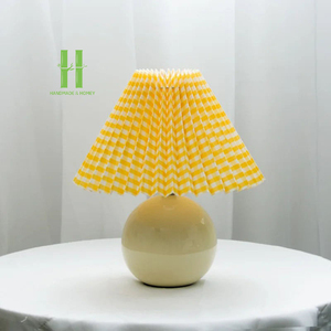 Lampe de table en laque, vente en gros d'usine du Vietnam, décoration intérieure, base en bois, conception OEM, emballage personnalisé, chambre méditerranéenne - Product Image 2