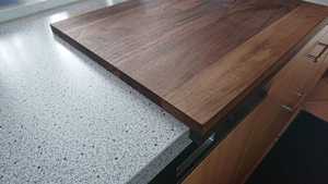 Planche à découper élégante en bambou avec motif de fruits, ustensile de cuisine fait main, durable, compatible lave-vaisselle, décoration de cuisine, bois de manguier et d'acacia - Product Image 4