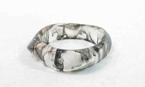 Accesorio de Moda Femenino Elegante Hecho a Mano con Madera y Resina de Primera Calidad - Product Image 4