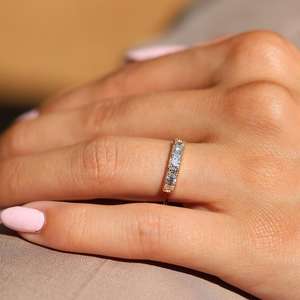 Bague de Fiançailles Vintage Art Déco Tendance en Argent Sterling 925 avec Filigrane, Coupe Brillante Alternée et Coupe Baguette Affinée - Product Image 4