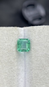 Émeraude naturelle certifiée du Zambie, taille carrée, avec un bel éclat, pierre précieuse en vrac pour la création de bijoux, 1,28 carat - Product Image 3