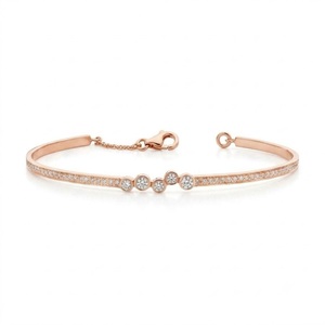 VB-999SR Bracelet jonc manchette tendance en or 14K, couleur EF, VS 0.60CTW, serti de 85 diamants de laboratoire ronds délicats, en or recyclé - Product Image 4