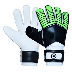 Conception confortable de qualité supérieure avec un excellent contrôle du ballon et une excellente adhérence. Gants de gardien de but de haute qualité. - Product Image 5