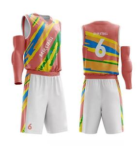 Maillots de basket-ball personnalisés en gros, 100% polyester, légers, respirants, col en V, manches courtes, coupe athlétique pour adultes - Product Image 4