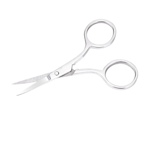 Ciseaux à cuticules de haute qualité, conçus pour une utilisation fluide, offrant un mouvement contrôlé et des résultats soignés pour les cuticules. - Product Image 1