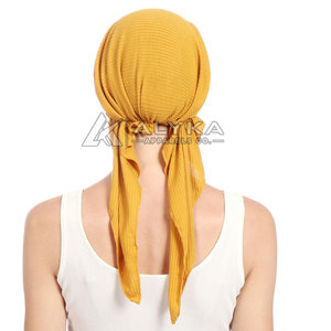Bandana de luxe imprimé sur mesure avec des couleurs résistantes à la décoloration, tissu 100% soie pour une utilisation en extérieur et en aventure - Product Image 2