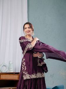 Conjunto Sharara Festivo de Lujo con Bordado de Lentejuelas - Product Image 3