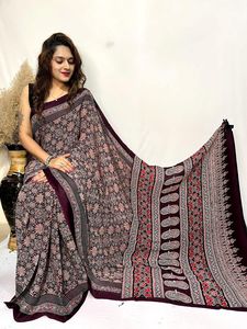 Sari en soie Gajji teintée naturellement, drapé |   Textile Ajrakh artisanal avec des motifs ethniques intemporels - Product Image 3