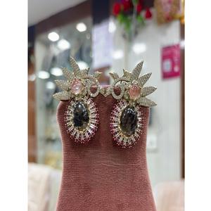 ต่างหูห้อยประดับเพชรซิคอนชุบทองคำขาว ดีไซน์สวยหรู โดดเด่นสะดุดตา เหมาะสำหรับผู้หญิงและเด็กผู้หญิง สวมใส่ในงานแต่งงาน งานปาร์ตี้ แฟชั่นทันสมัย - Product Image 1