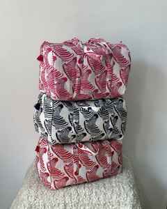 Bolsas de aseo impermeables ecológicas acolchadas Kantha con estampado floral a mano en tela de algodón para mujer - Product Image 5