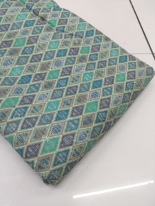 Tissu chenille brodé - Léger et anti-boulochage pour sacs et artisanat - Product Image 1