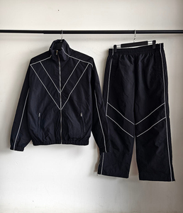 Conjunto Deportivo Unisex Negro con Cierre de Cremallera Completo, Patrón Geométrico, Estilo Deportivo, Poliéster Ligero, Ropa de Otoño - Product Image 1