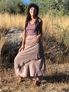 Falda Boho de Encaje Asimétrica con Volantes de Algodón, Falda Maxi con Silueta Fluida y Estilo Romántico Bohemio - Product Image 3