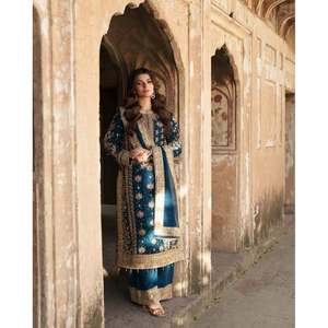 ชุดสูทนักออกแบบหญิงพร้อมลำดับการปักและงานหมุดย้ำ - Product Image 4