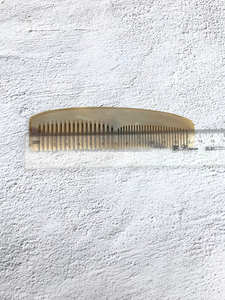 หวีพกพาทำมือจากเขาควายแท้  โลโก้สั่งทำได้ เป็นมิตรต่อสิ่งแวดล้อม คุณภาพส่งออก ดีไซน์สวยงาม  สำหรับดูแลเคราอย่างมีสไตล์ - Product Image 5