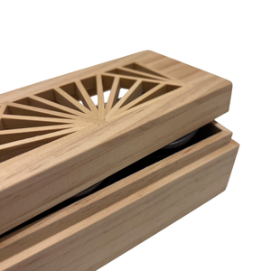 Caja de madera con recortes geométricos y contenedores negros para almacenamiento de cosméticos - Product Image 6