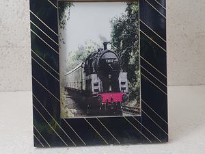 Cadre photo en bois d'acacia et de mangue fait à la main par des designers en 2023, fournisseur de cadres photo en bois d'acacia finition antique - Product Image 4