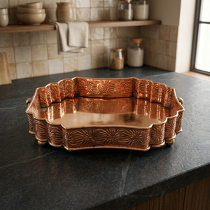 Bandeja Decorativa de Cobre con Grabado Floral, Forma Irregular, Estilo Rústico, con Asas, para Exhibición en Mesa del Hogar - Product Image 2