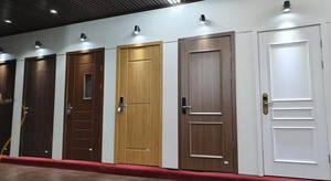Porte intérieure moderne insonorisée, isolée, en bois massif, imperméable, avec surface finie et ouverture latérale pour usage intérieur - Product Image 3