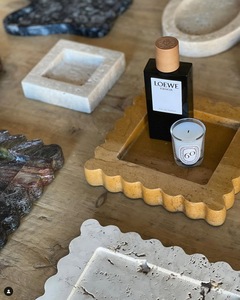 Plateau carré festonné en marbre doré Indus, plateau de service décoratif en pierre naturelle, décoration de luxe pour la maison - Product Image 2