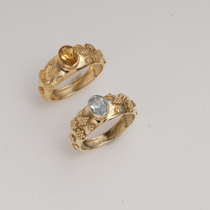 Anillo de Topacio Azul Natural, Anillo de Latón Hecho a Mano con Banda Texturizada, Anillo Clásico Elegante de Diseñador, Regalo de Joyería para Mujer - Product Image 5