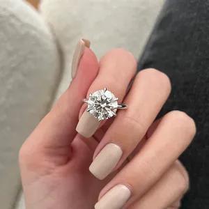 Exquisito Anillo de Compromiso Solitario con Diamante Cultivado en Laboratorio de 5 Quilates, Corte Brillante, E VVS2, Oro Blanco de 18K, Seis Puntas, Certificado IGI, para Mujer - Product Image 3