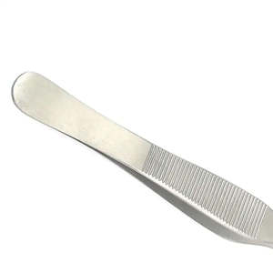 Pinzas de Disección Adson de 12 cm, Acero Inoxidable, Hojas Dentadas, Instrumentos Quirúrgicos Manuales, Certificación CE, Uso Hospitalario - Product Image 1