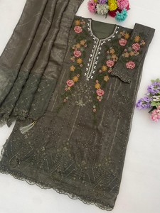 Elegante Salwar Kameez Moderno de Seda Bordado Semisellado con Lentejuelas y Trabajo Khatli para Mujer, Ideal para Bodas, Fiestas y Eventos, de Secado Rápido - Product Image 5